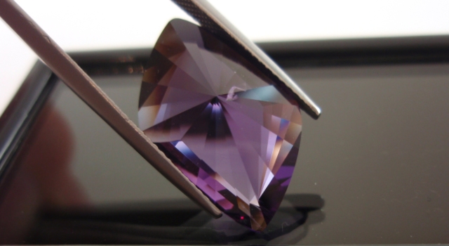 アフリカ産アメシスト☆ファンシー21x13☆9.35ct.