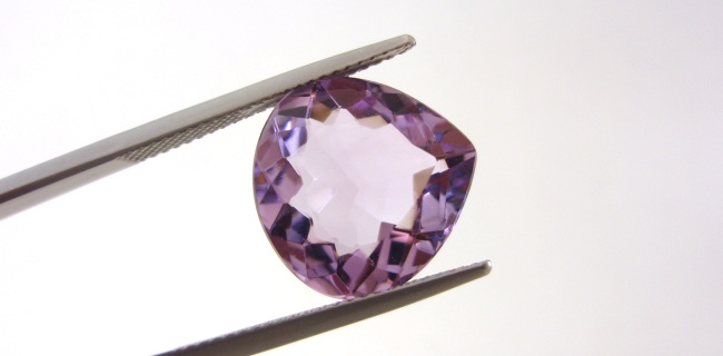 ブラジル産アメシスト☆ハートシェイプ14mm☆7.64ct.