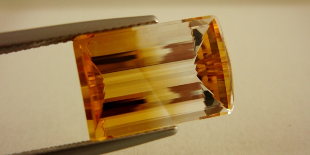 ブラジル産バイカラークォーツ（シトリン）☆オクタゴン15x10☆9.34ct.