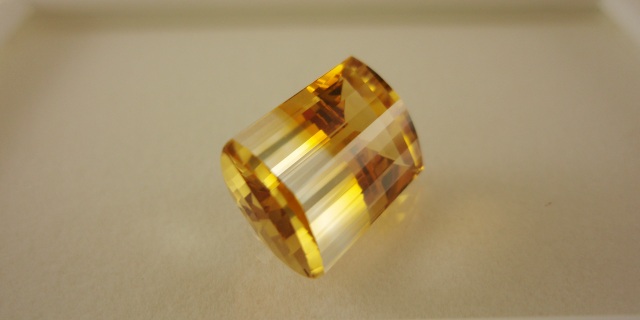 ブラジル産バイカラークォーツ（シトリン）☆オクタゴン15x10☆9.34ct.