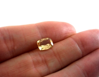 ブラジル産インペリアルトパーズ☆クッションシェイプ☆約9ｘ7mm☆2.15ct.