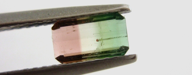 ブラジル産トリカラートルマリン☆オクタゴンシェープ☆6.7x4.1mm☆0.66ct.